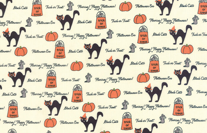 Moda Spooky Delight Cats & Pumpkins Ivory