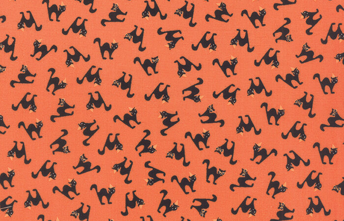 Moda Spooky Delight Black Cats on Pumpkin