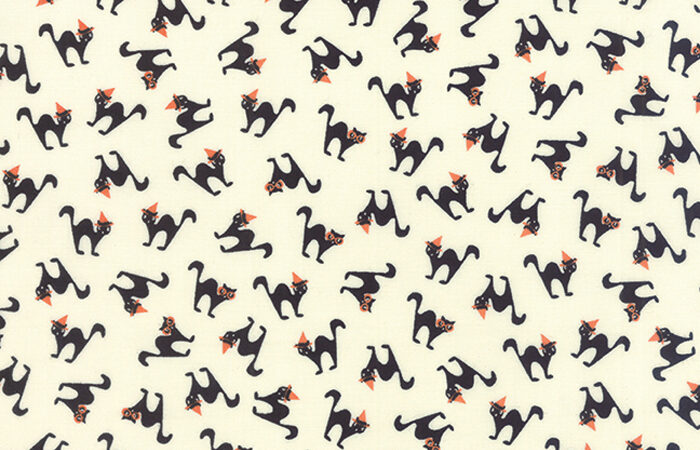 Moda Spooky Delight Black Cats on Ivory