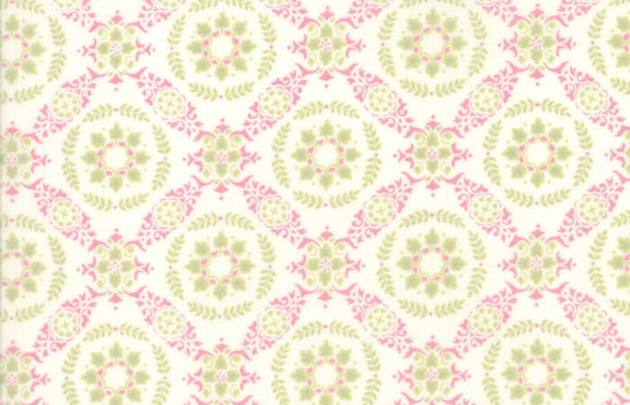 Moda Fleurs Peony Circle Lattice