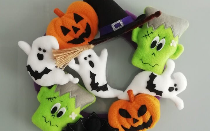 Endless Thread Happy Halloween Wreath Pattern