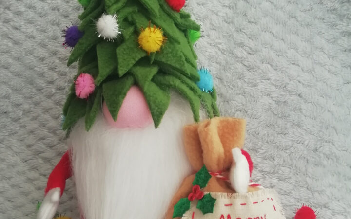 Endless Thread Christmas Gnome Rainbow Pattern